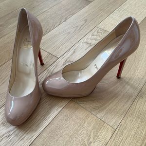 Christian Loubotin pump
